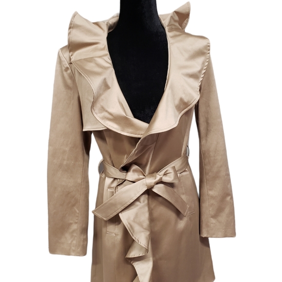 Coat - Picture 1 of 4